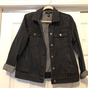 🤩 black denim jacket 🤩